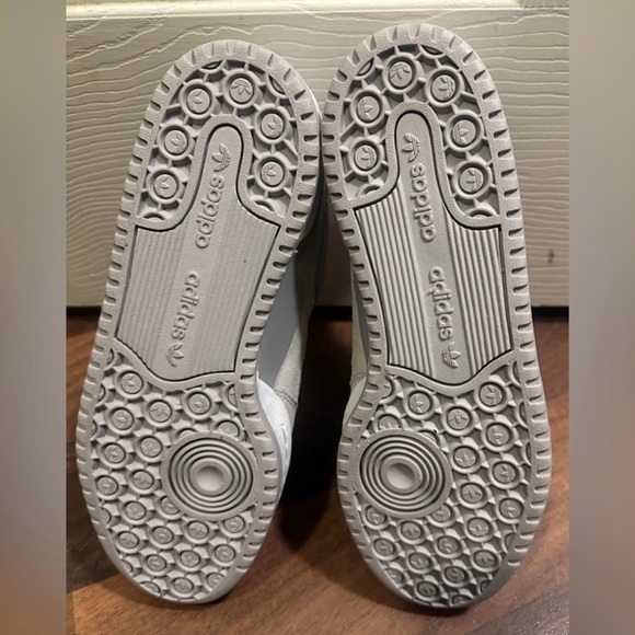 ADIDAS Originals Forum Low Basketball Shoes Size 8. - Picture 7 of 10